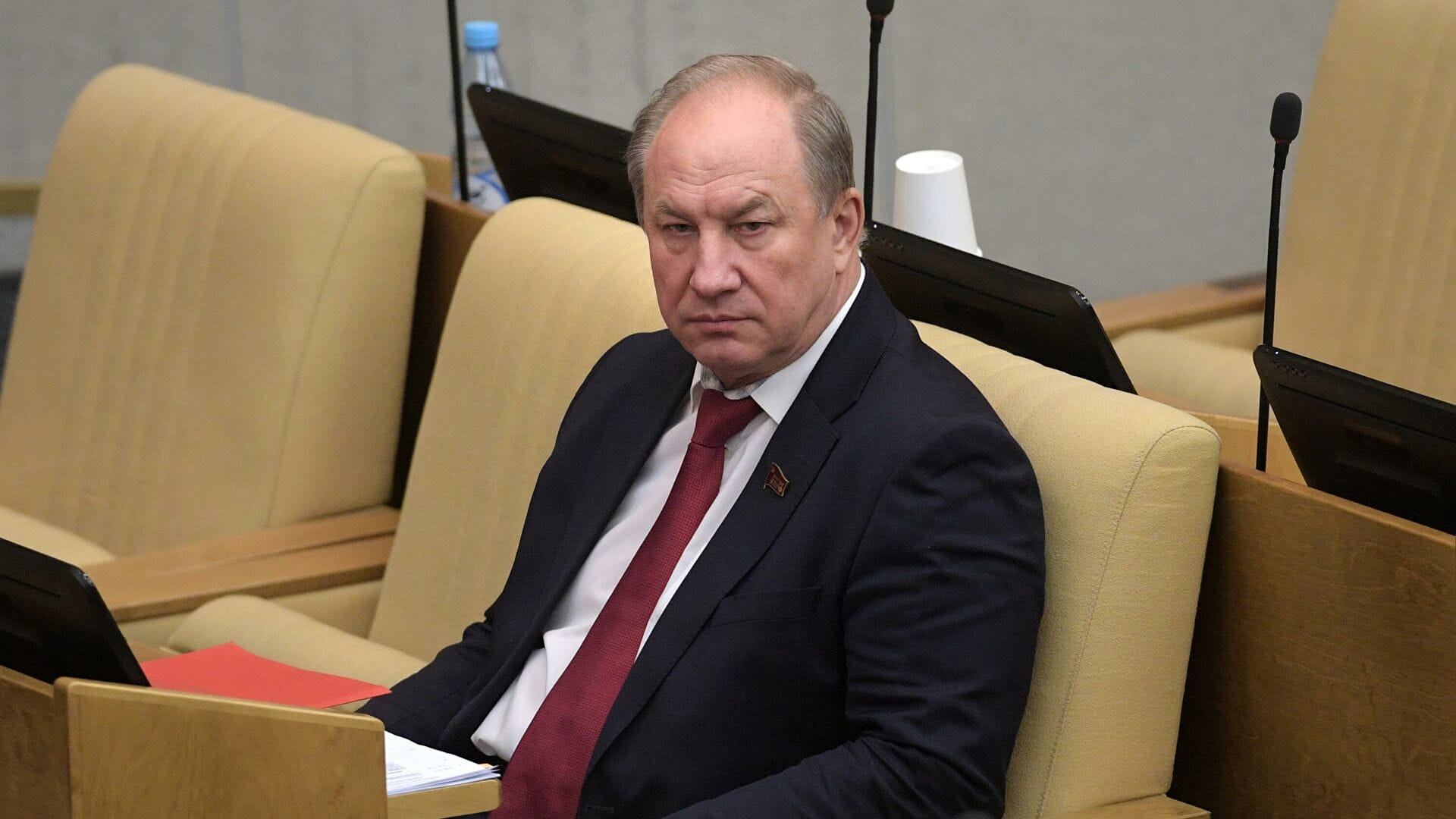 Суд запретил депутату Госдумы Валерию Рашкину выходить из дома по ночам