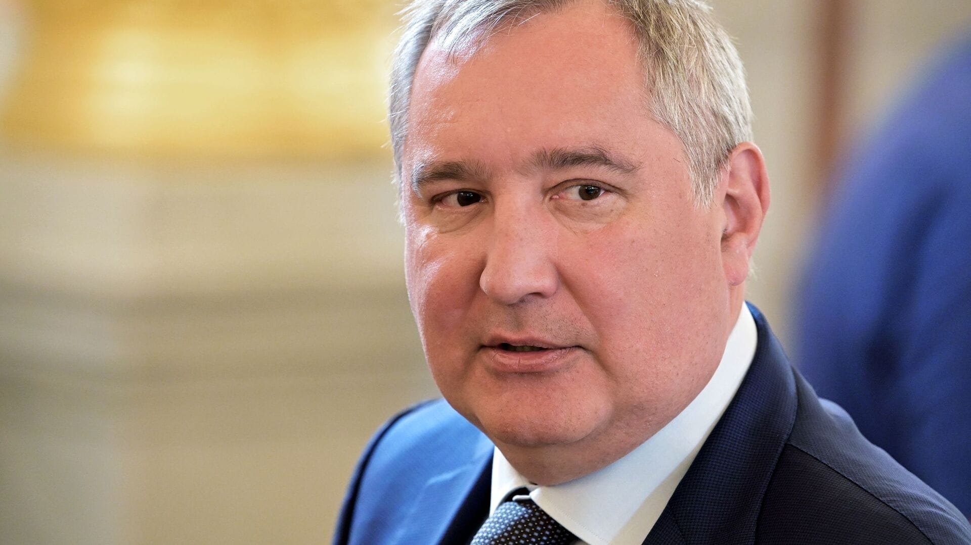 YouTube удалил ролики с Рогозиным из канала Роскосмоса