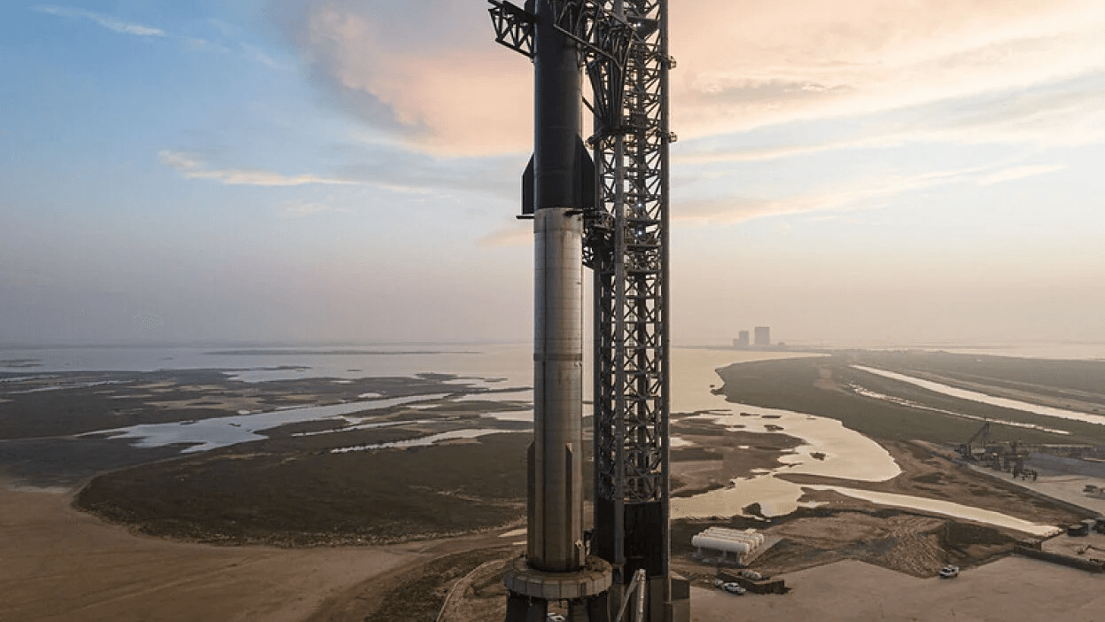 Ракета Starship компании Space X вышла на орбиту, но развалилась при посадке