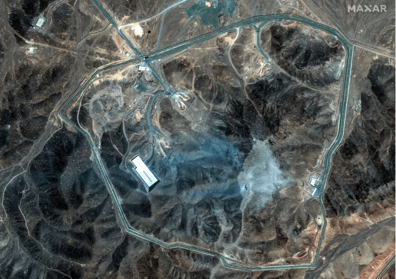 Reuters: Иран мог вывезти большую часть урана из Фордо за несколько дней до атаки США. В МАГАТЭ не могут отследить 400 кг обогащенного урана