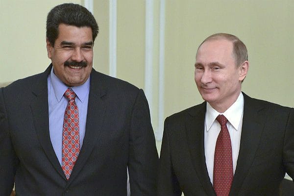 «Путин окончательно выбрал путь Венесуэлы». Константин Эггерт о том, почему Кремль не боится реакции Запада на арест Навального