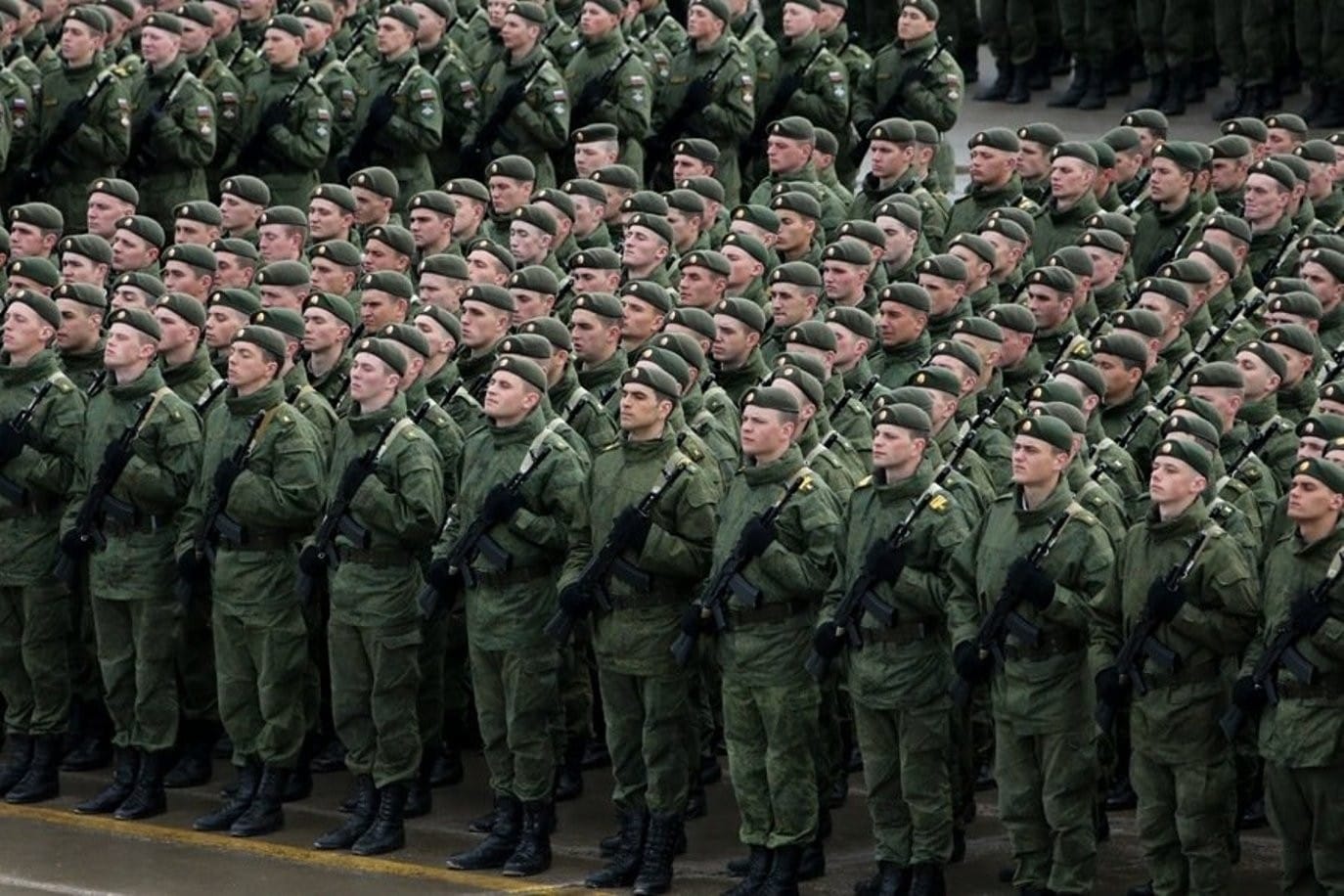 Указ Путина об увеличении армии связан с нехваткой пехоты в Украине и дисбалансом в сторону техники — эксперты